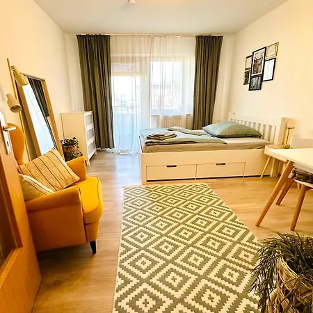 Daire Zentrales Und Gemuetliches In Mit Balkon,badewanne Und Parkplatz Passau