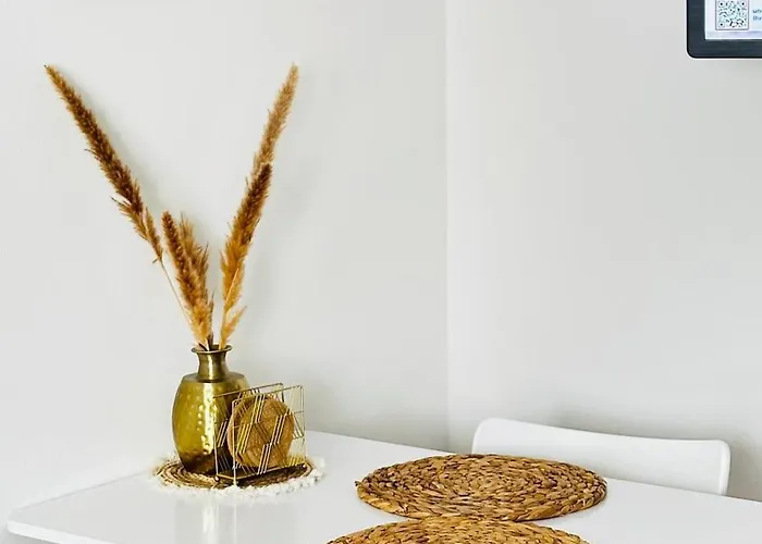 Zentrales Und Gemütliches In Mit Balkon,badewanne Und Parkplatz Passau