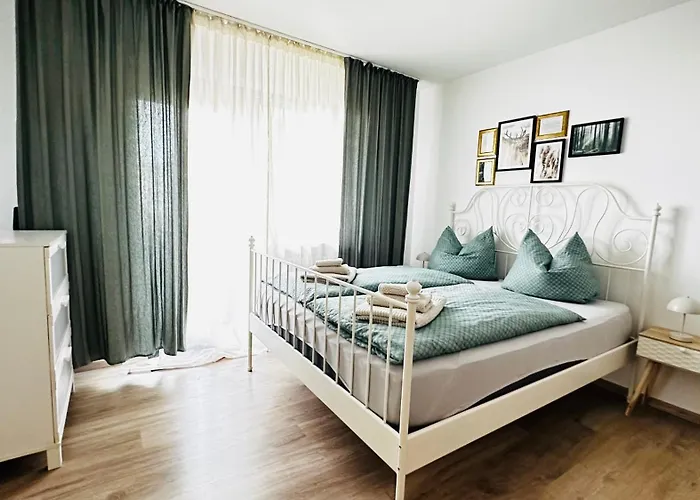 Apartamento Zentrales Und Gemütliches In Mit Balkon,badewanne Und Parkplatz *