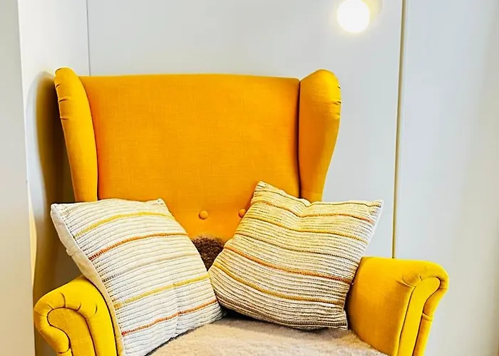 Zentrales Und Gemütliches In Mit Balkon,badewanne Und Parkplatz Passau