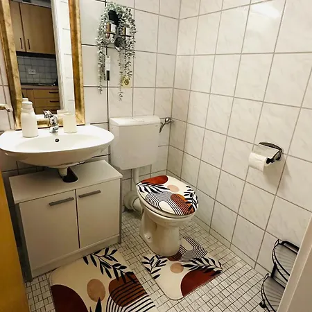 Апартаменты Zentrales Und Gemuetliches In Mit Balkon,badewanne Und Parkplatz