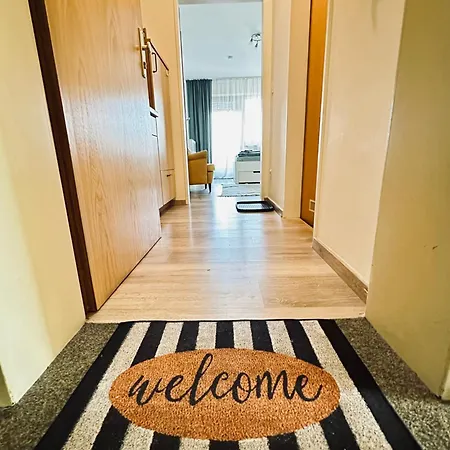 Zentrales Und Gemuetliches In Mit Balkon,badewanne Und Parkplatz * Пассау