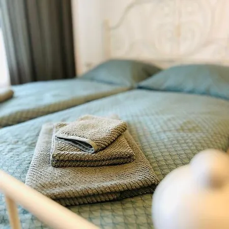 Апартаменты Zentrales Und Gemuetliches In Mit Balkon,badewanne Und Parkplatz Пассау