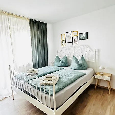 Zentrales Und Gemuetliches In Mit Balkon,badewanne Und Parkplatz