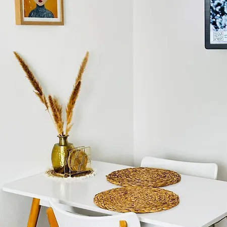 Zentrales Und Gemuetliches In Mit Balkon,badewanne Und Parkplatz Пассау