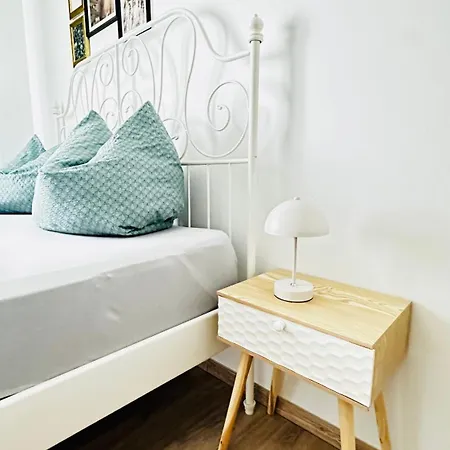 Zentrales Und Gemuetliches In Mit Balkon,badewanne Und Parkplatz * Пассау