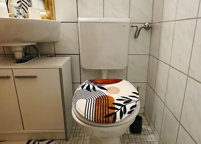 Zentrales Und Gemuetliches In Mit Balkon,badewanne Und Parkplatz Lejlighed