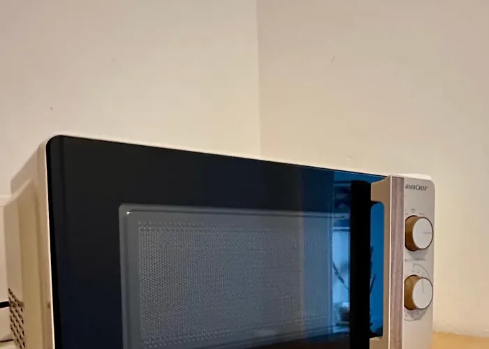 Lejlighed Zentrales Und Gemuetliches In Mit Balkon,badewanne Und Parkplatz