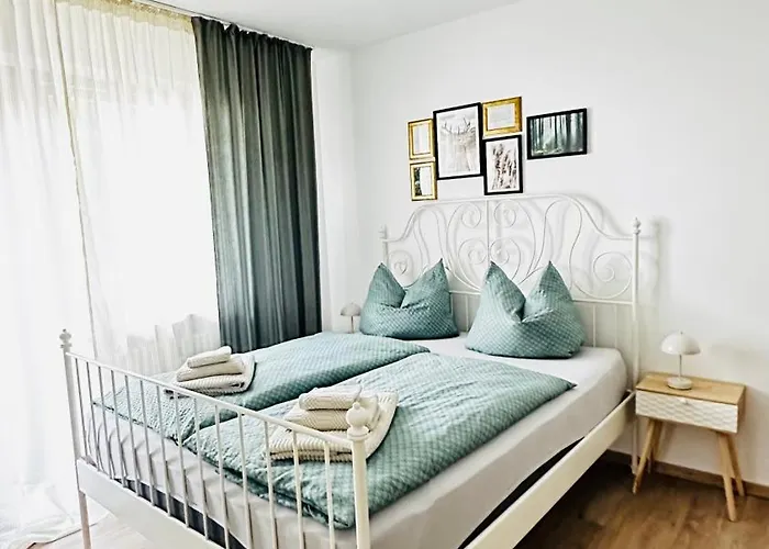 Zentrales Und Gemuetliches In Mit Balkon,badewanne Und Parkplatz